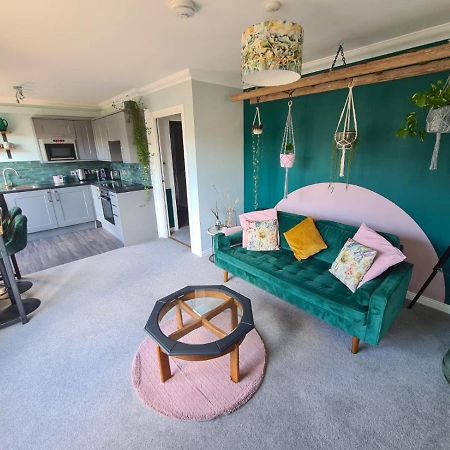 Eden Apartment, オーバン エクステリア 写真
