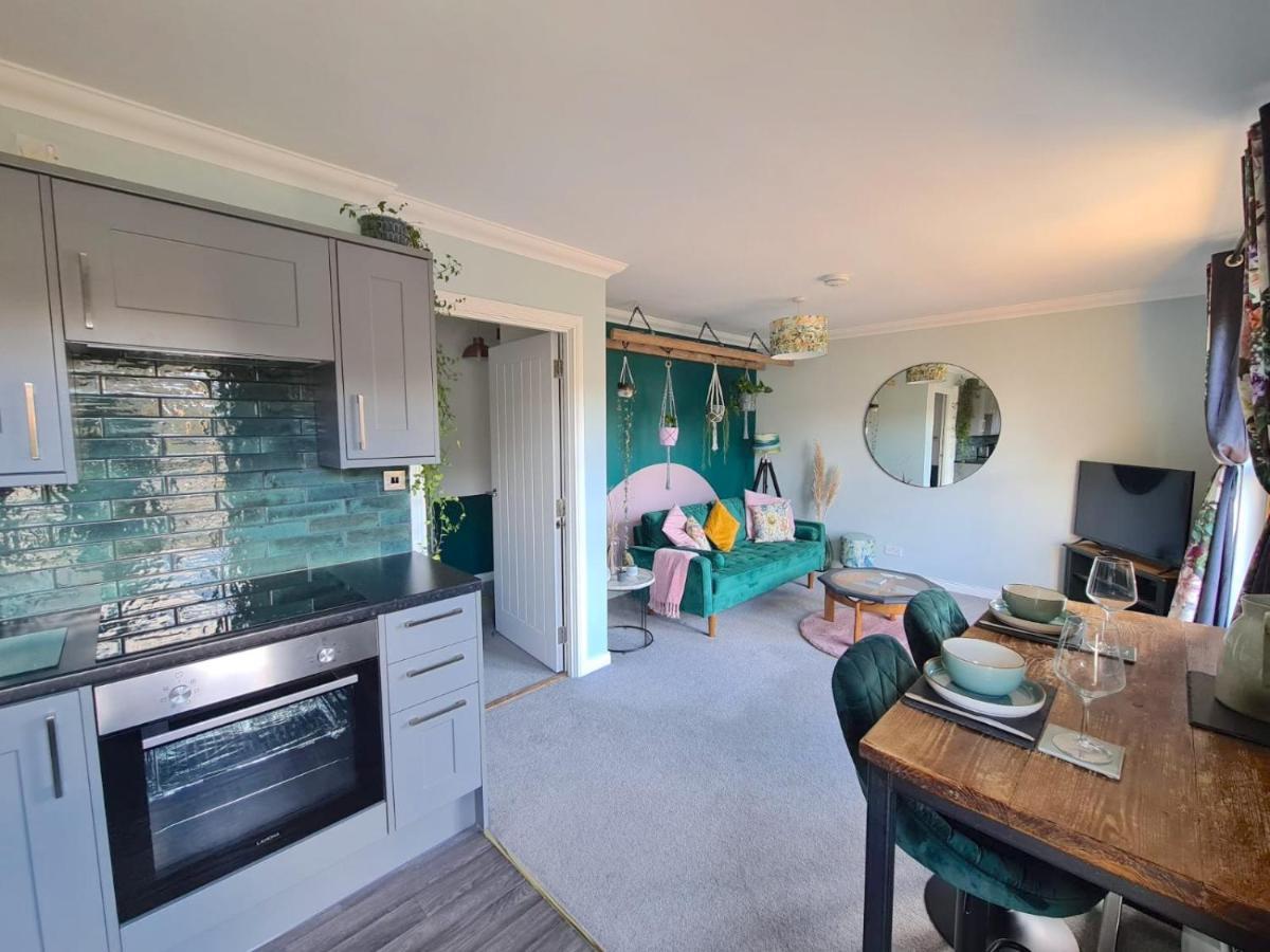 Eden Apartment, オーバン エクステリア 写真